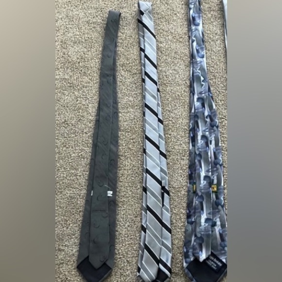 Bundle of 3 Men’s Gray With Print Neckties - Picture 2 of 4